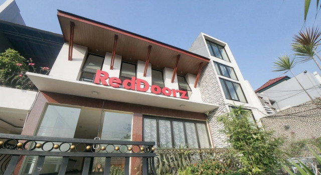 RedDoorz Plus near Green Pramuka Square Mall, Забронировать Гостевой дом Cempaka Putih Джакарта