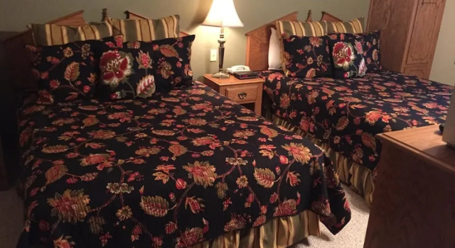 Люкс с 2 комнатами с балконом High Point Inn