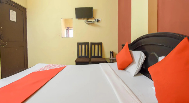 OYO 76814 Hotel Ambar Palace