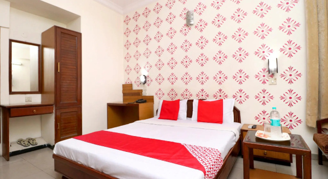 OYO 8623 Hotel Destination