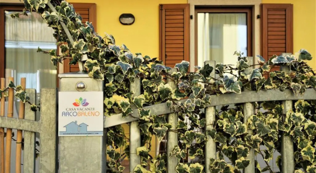 Casa Vacanze Arcobaleno, Забронировать Отель Отели Alto Garda e Ledro с парковкой, Парковка