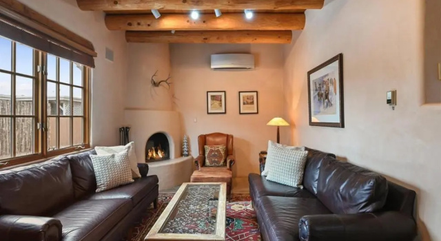 Коттедж с 3 комнатами Piñon Dream - Walk to The Plaza, Comfortable Southwestern Style