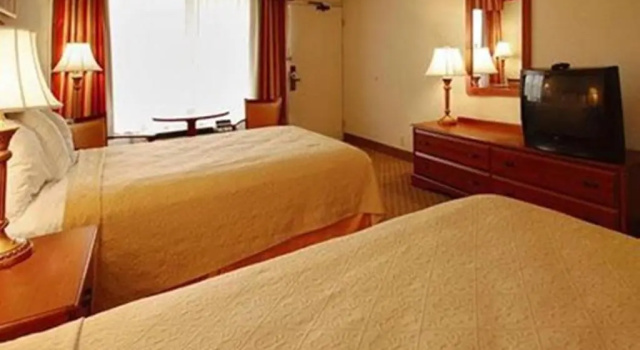 Двухместный люкс с 2 комнатами Baymont by Wyndham Walterboro