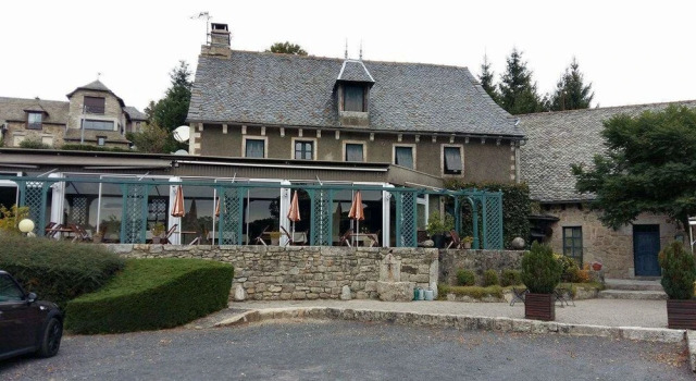 Domaine de Mezeyrac - Laguiole, Забронировать Отель Сен-Сиприэн-сюр-Дурду Aveyron