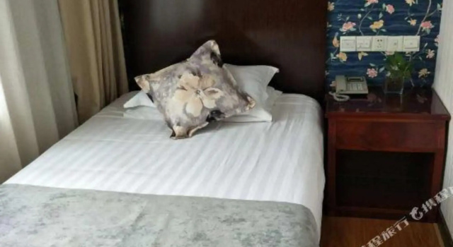 Taihua Business Hotel (Shijiazhuang Xinbai Plaza MixC Branch), Забронировать Отель Синьхуа Шицзячжуан