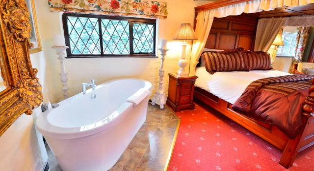 The Roundabout Hotel, Забронировать Отель Уэст-Чилтингтон Западный Суссекс