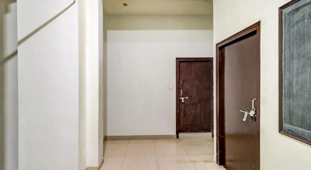 Hotel O by OYO Dhruv Inn, Забронировать Отель Отели Исанагара с парковкой, Парковка