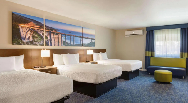 Шестиместный люкс Days Inn & Suites by Wyndham Anaheim At Disneyland Park