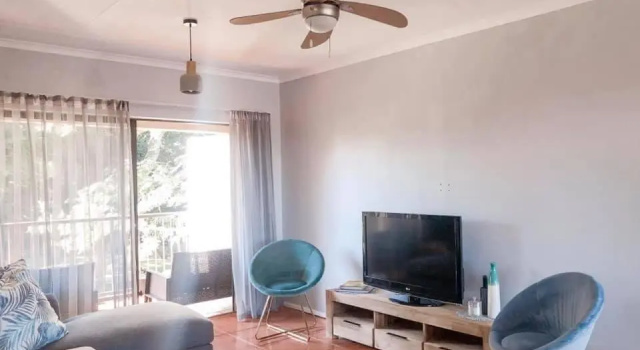 Newly Renovated 2 bed Apartment - Kingston Estate, Забронировать Апартаменты/квартира Отели Durban North Coast с парковкой, Парковка