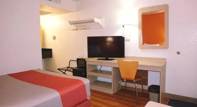 Четырёхместный номер Premium Motel 6-Flagstaff, AZ - Butler