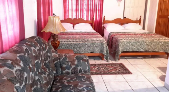 Top Ranking Guesthouse, Забронировать Гостевой дом Спейсайд Тобаго