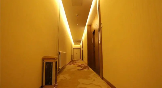 Chonpho Hotel Xining Wanda Plaza Store, Забронировать Отель Синин Цинхай