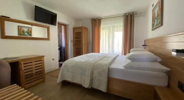 Rada Guest House, Забронировать Гостевой дом Езерце Lika Region