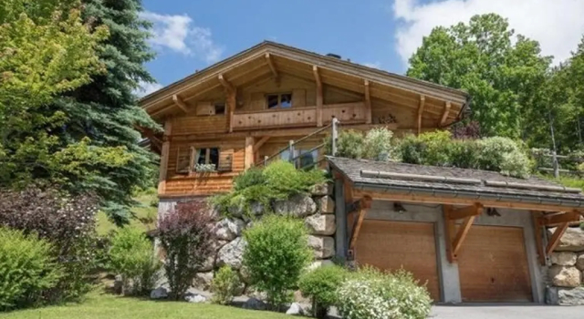 Chalet 4 Étoiles 13 Pers. à La Clusaz - Grande Terrasse, Garage, WIFI, Arrêt Skibus à Proximité - FR-1-437-81, Забронировать Шале Отели Лыжного курорта на озере Анси с парковкой, Парковка
