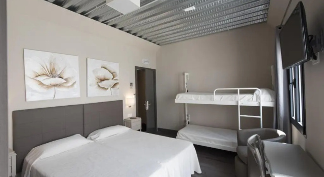 Четырёхместный номер Standard Hostal Emeritae