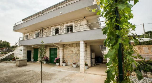 Holiday Home Gabi, Забронировать Отель Рогозница Шибенско-Книнская жупания