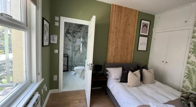 Студия Cozy calm central studio with parking 7a