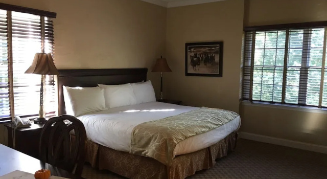Двухместный номер Deluxe Colts Neck Inn Hotel