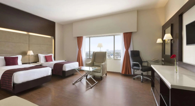 Двухместный номер Deluxe Ramada by Wyndham Chennai Egmore