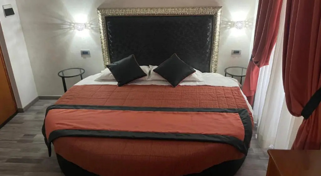 Полулюкс Hotel Ercoli House