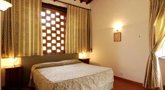 Agriturismo Castello Di Querceto, Забронировать Отель Lucolena in Chianti Кьянти