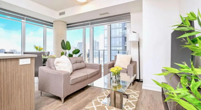 Апартаменты City Views From Your Balcony 1BR w King Bed