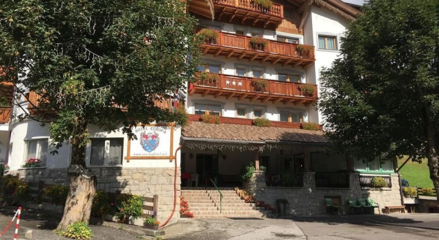 Hotel Europa, Забронировать Отель Отели Долины Валь-ди-Фасса с парковкой, Парковка