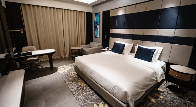Двухместный номер Luxury с балконом и с видом на канал Ramee Dream Hotel Downtown