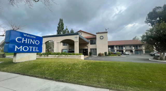 Chino Motel, Забронировать Мотель Отели округа Ориндж - Disneyland California с парковкой, Парковка