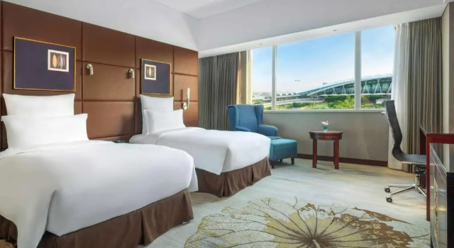Двухместный номер Deluxe с видом на аэропорт Pullman Guangzhou Baiyun Airport