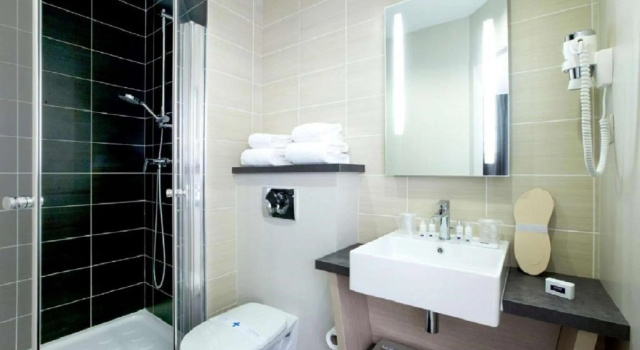 Двухместный номер Standard Kyriad Prestige Vannes Centre - Palais des Arts