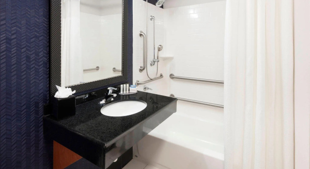 Четырёхместный люкс Fairfield Inn & Suites by Marriott Austin Parmer Tech Ridge