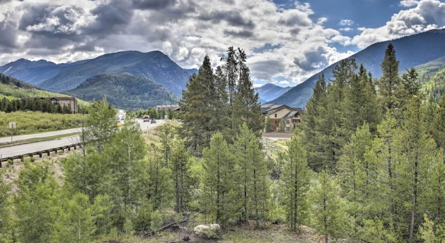 Walk to Lifts: Condo w/ Mtn Views in Keystone!, Забронировать Апартаменты/квартира Кистон Roosevelt National Forest
