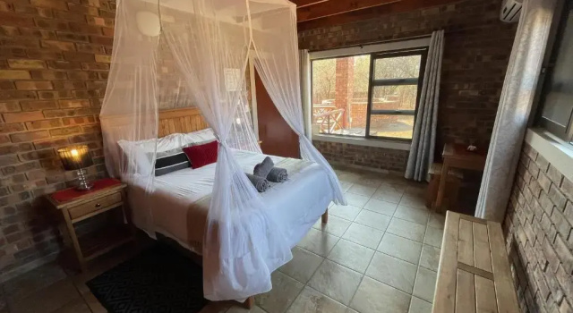 Коттедж Nghala Self-catering Holiday Home