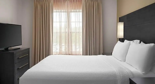 Четырёхместный люкс с 2 комнатами Residence Inn Mount Olive At International Trade Center