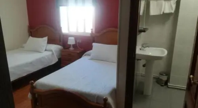 Pension Restaurante Casa Camiño, Забронировать Отель Отели Палас-де-Рей с парковкой, Парковка