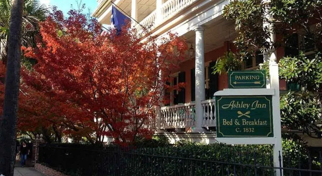 The Ashley Inn, Забронировать Отель Отели Чарльстона 3 звезды, рядом с Philip Simmons Garden, 3*