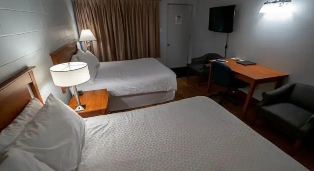 Четырёхместный номер Economy Auberge Happy Logis