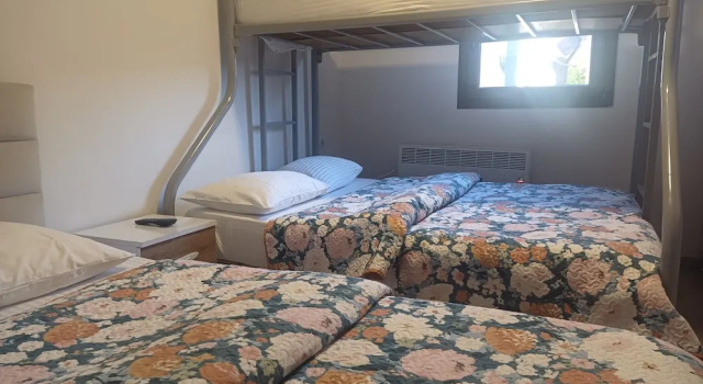 Четырёхместный семейный номер Standard с видом на горы Ena Serenity Boutique Hotel