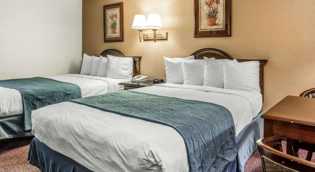 Четырёхместный номер Standard Quality Inn Hemet - San Jacinto