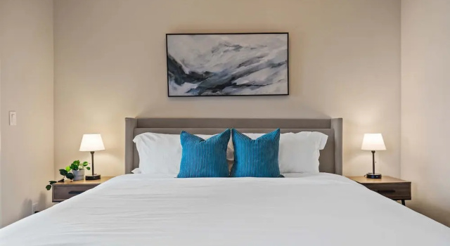 Luxury 2BR 2BA Apartment With Pool Gym Theater, Buchen Sie Ferienwohnung Reno USA