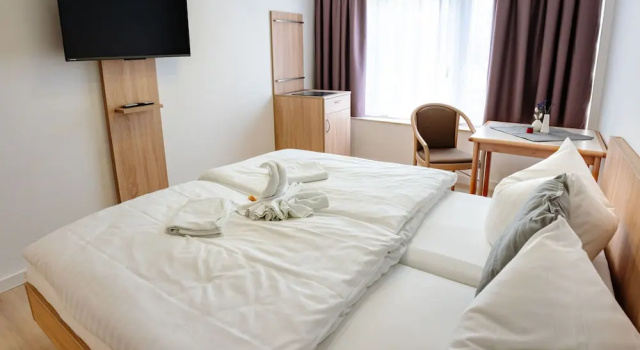 Двухместный номер Economy с видом на город Sonnenschein Hotel & Apartments