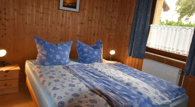 Comfy Bungalow in Alt Farpen With Terrace, Varaa Hotelli Blowatz 