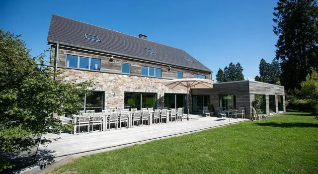 A Stylish Villa in a Green Setting, With a Fully Equipped Wellness Center, Varaa Villa Liege SPA-hotellit, SPA