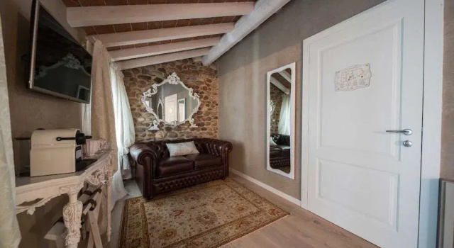 Regia Rosetta - Royal Rooms Borghetto, Забронировать Отель Валеджо-суль-Минчо Garda Veneto