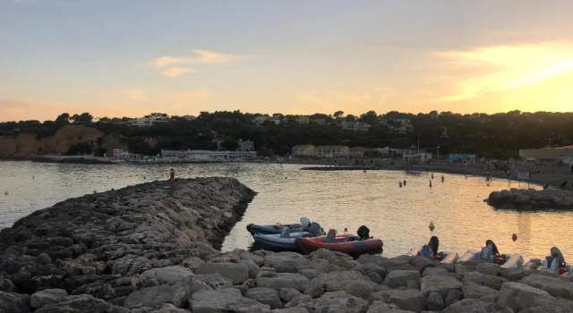 Studio de la Plage, Забронировать Апартаменты/квартира Отели Буш-дю-Рон с парковкой, Парковка
