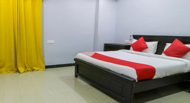 OYO 71210 Jubilee Homes, Забронировать Отель Отели Hyderabad Region с парковкой, Парковка