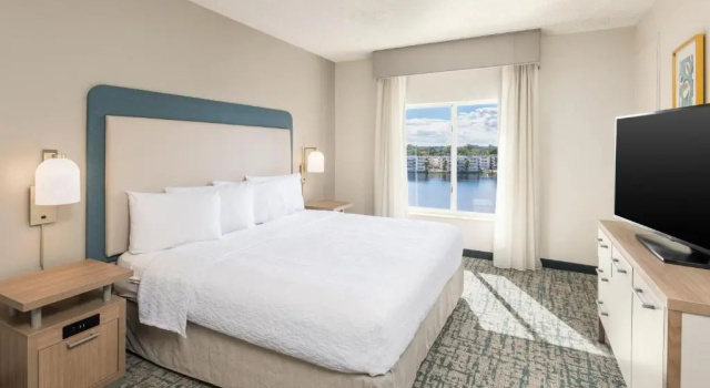 Двухместный люкс c 1 комнатой Homewood Suites Miami Airport/Blue Lagoon