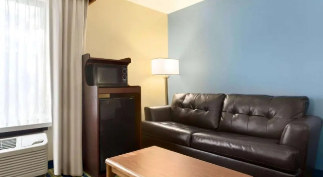 Четырёхместный номер Deluxe Days Inn by Wyndham Fargo - West Acres