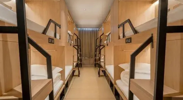 Кровать в общем номере (женский номер) Fenghuang Fanyin Zhenpin Inn